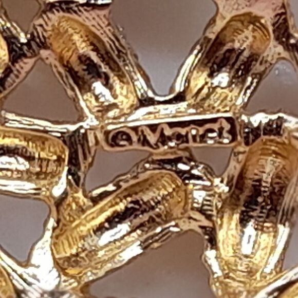 Vintage Monet Woven Round Pin Brooch, Gold Plated Brooch, 2 1/4 Inches - Picture 6 of 11